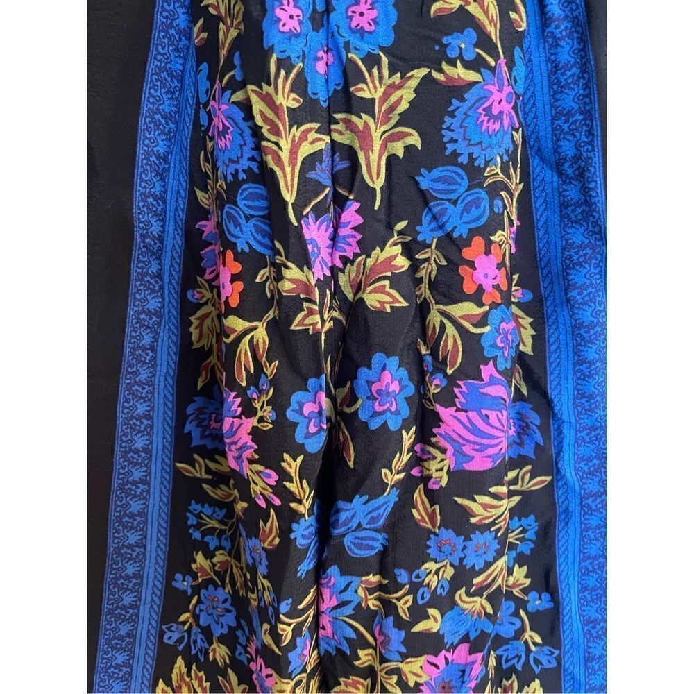 Anthropologie - Floral Jumpsuit by Ett Twa Size 2
Short Sleeve Black and Blue - Picture 5 of 9